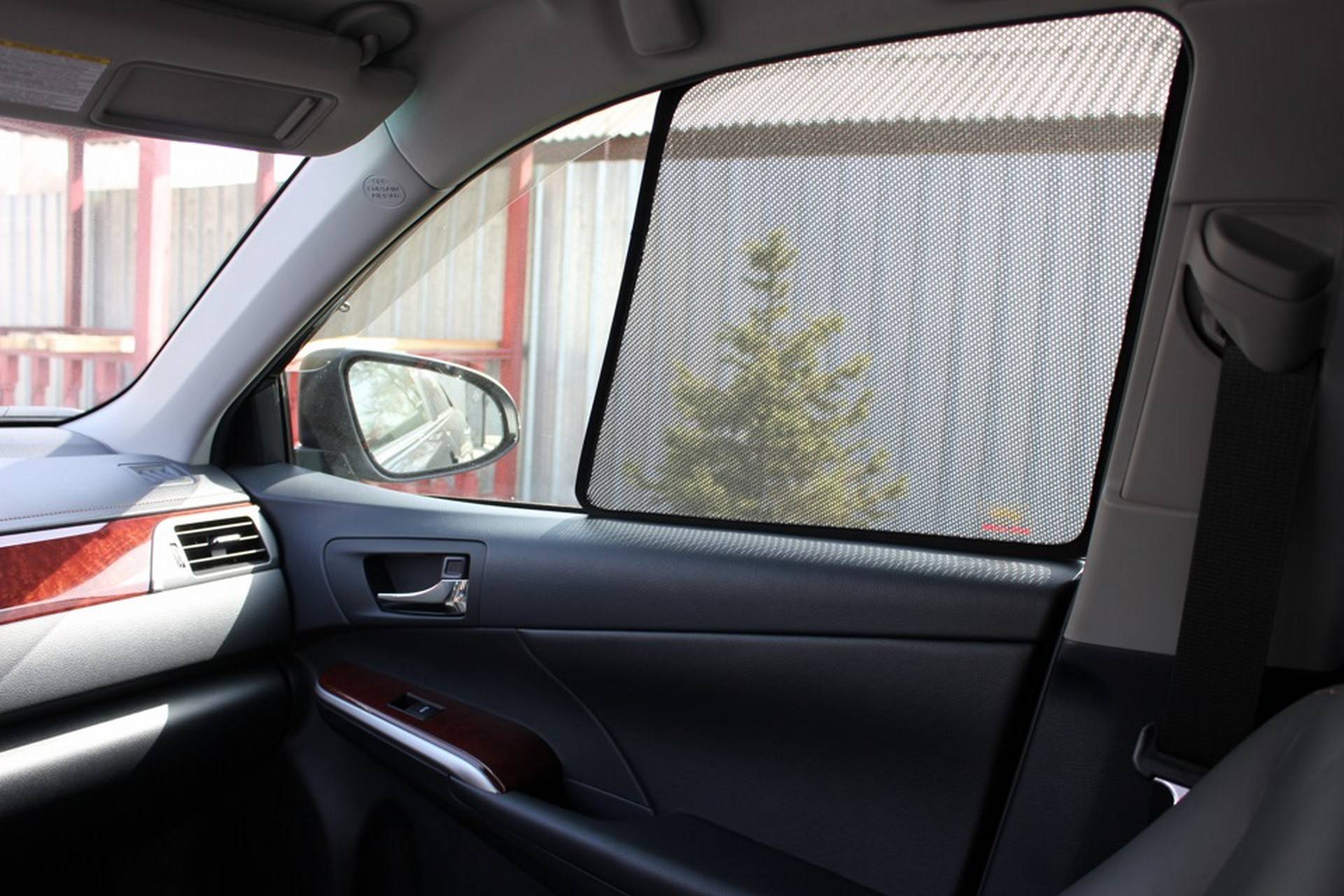 Предусмотрен ли штраф за сетку на окнах автомобиля вместо тонировки?