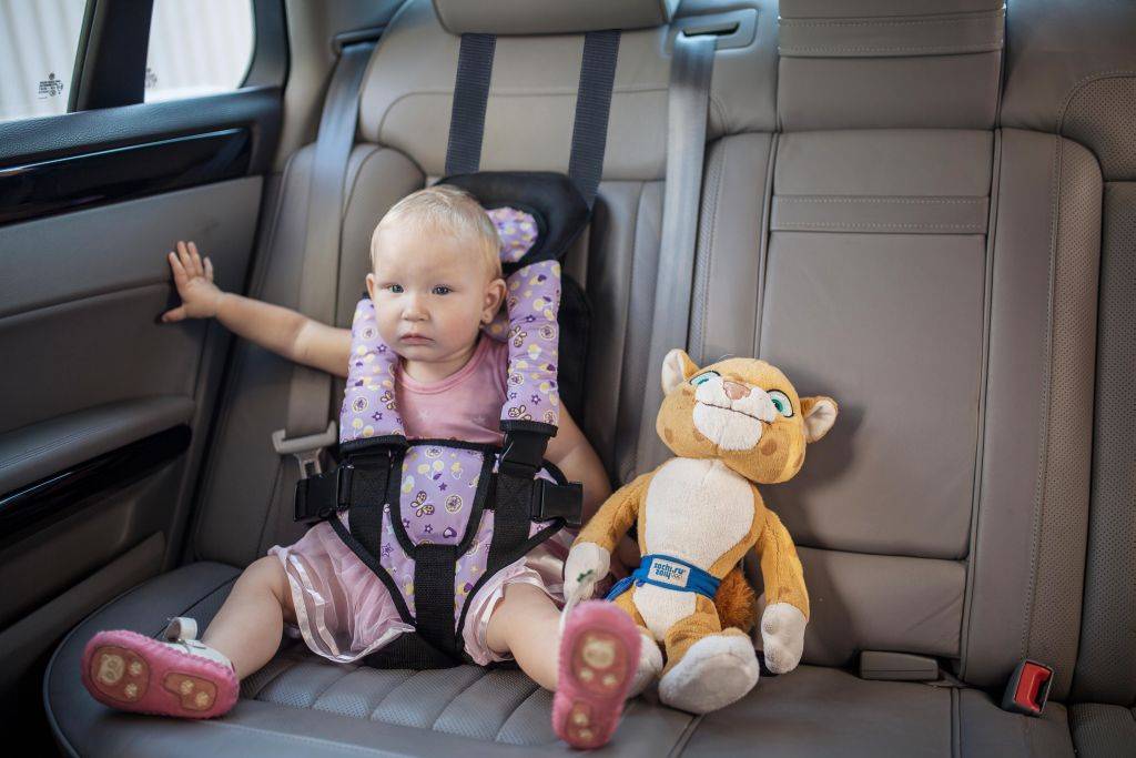 Как правильно использовать бустер при перевозке ребёнка в машине
