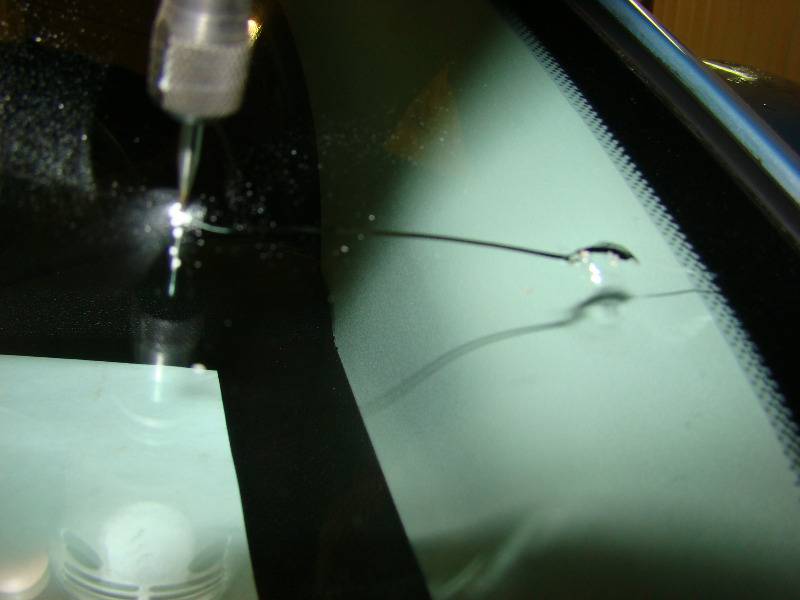 Устранение трещин и сколов на лобовом стекле — лучшие средства и методы