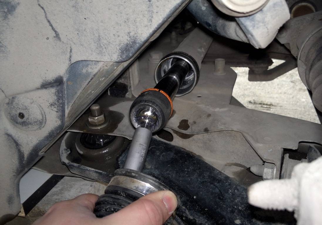 Как устранять стук в рулевой колонке — причины неисправности, разборка и ремонт