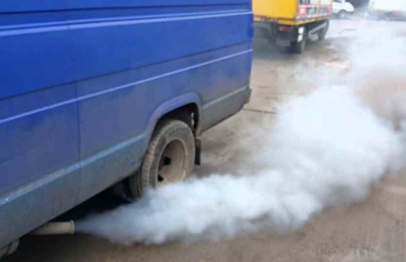 Причины появления густого белого дыма из выхлопной трубы на дизеле