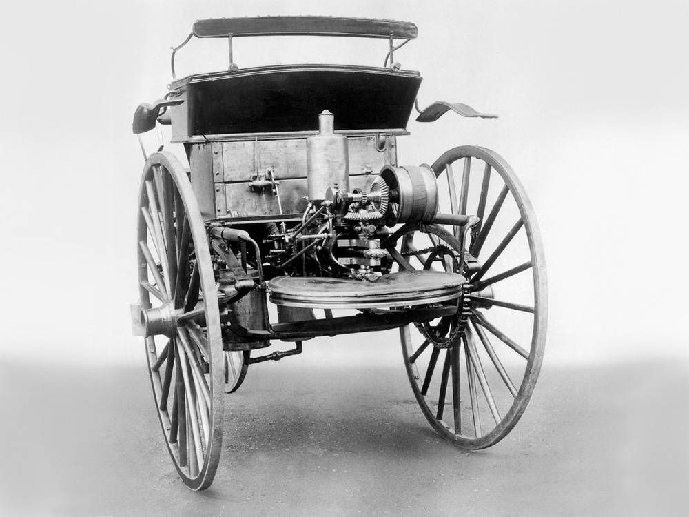 Первый автомобиль в мире