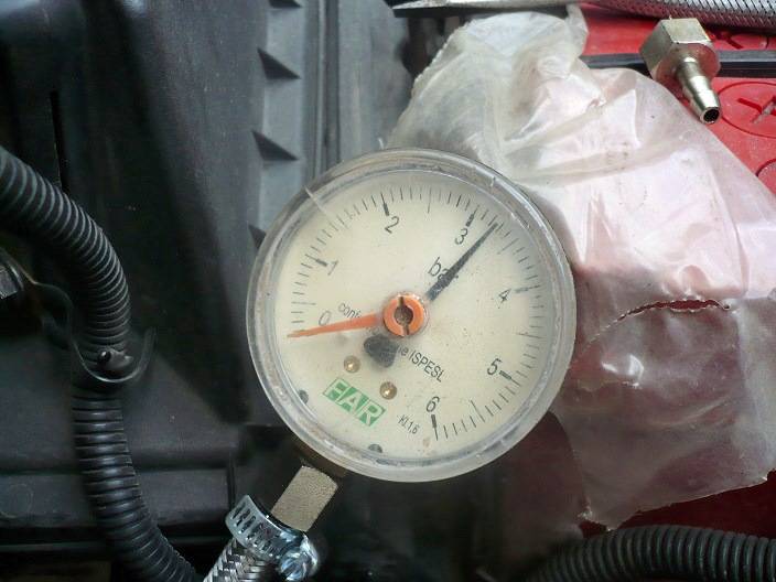 Пропало давление масла в двигателе (загорается лампочка давления масла при нагревание двигателя)