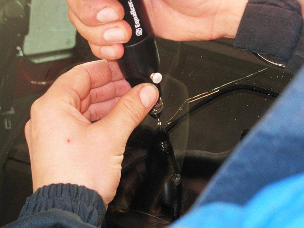 Ремонт сколов на лобовом стекле своими руками | блог uzumeti