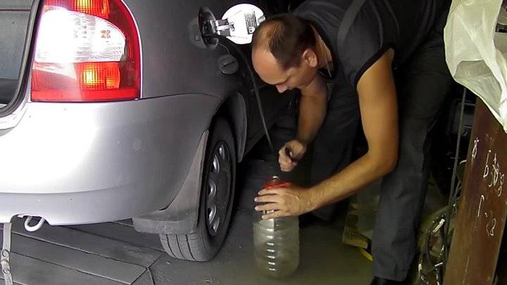 Как слить топливо из бака автомобиля - лучшие способы