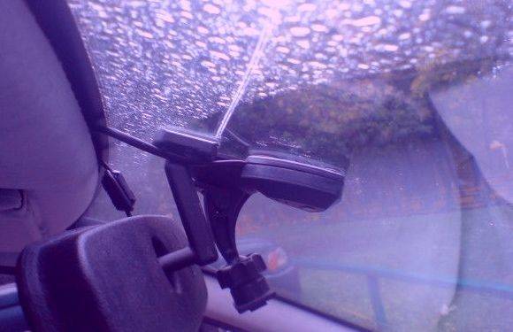 Как работает система распознавания влаги на лобовом стекле — датчик дождя