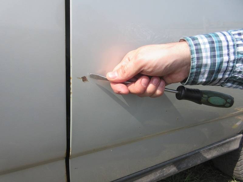 Полировка царапин на кузове автомобиля: как убрать глубокие повреждения своими руками, каую полироль выбрать, сколько стоит отполировать дефекты лкп на машине