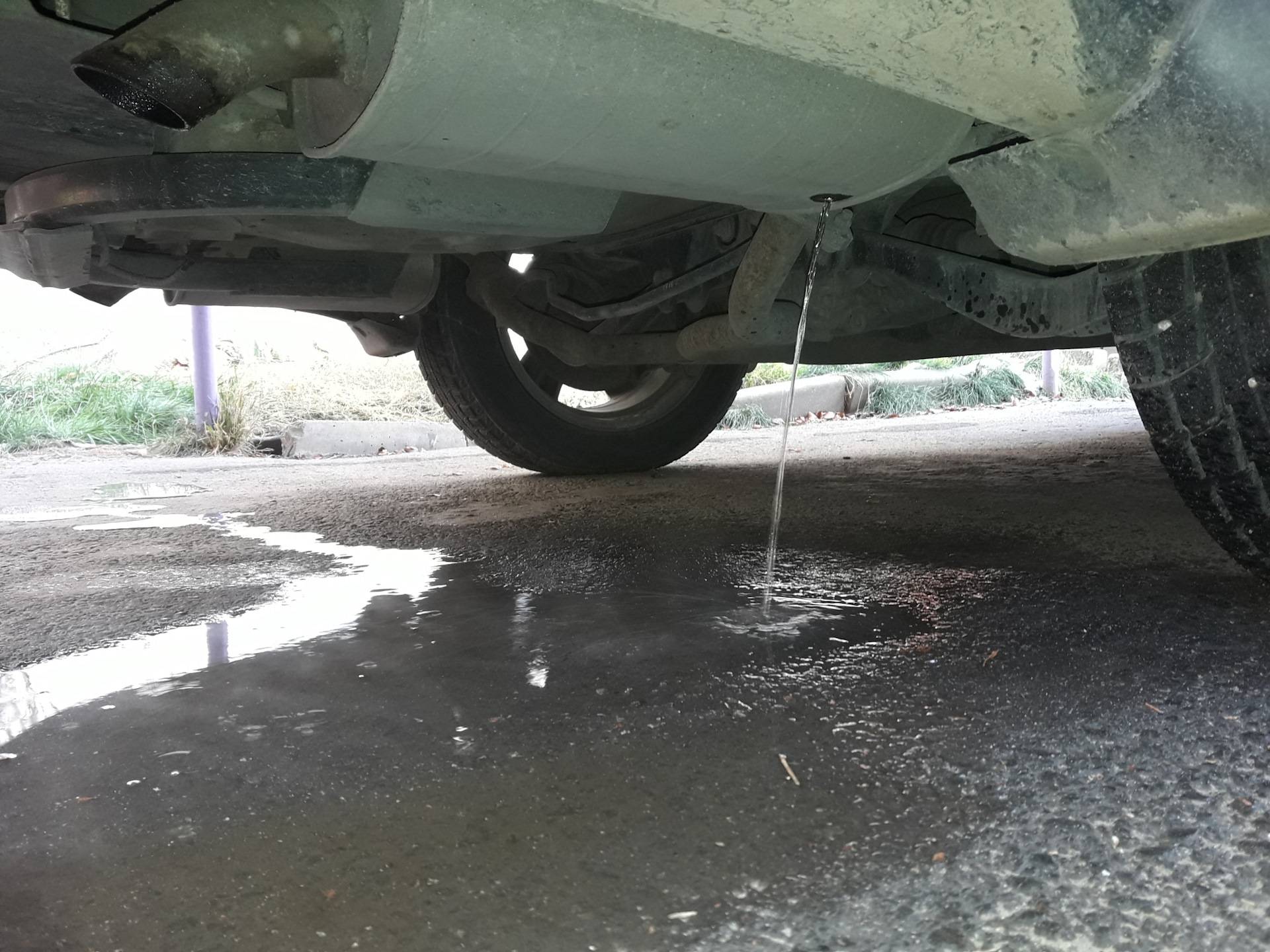 Чем черевато появление воды в глушителе авто ???? avtoshark.com