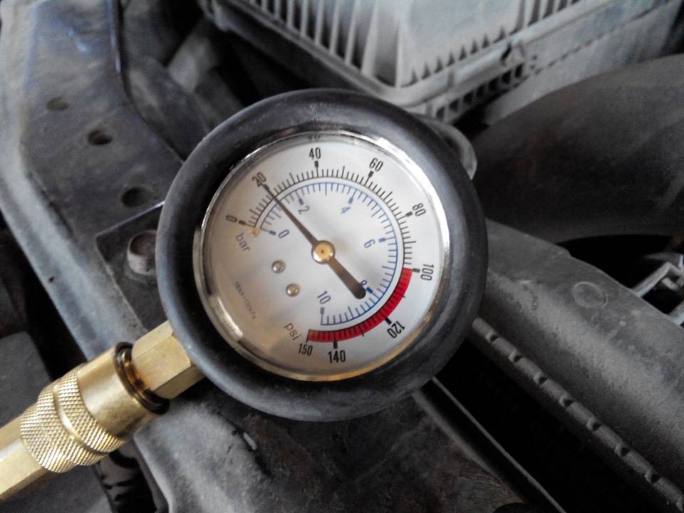 Как проверить давление масла в двигателе -