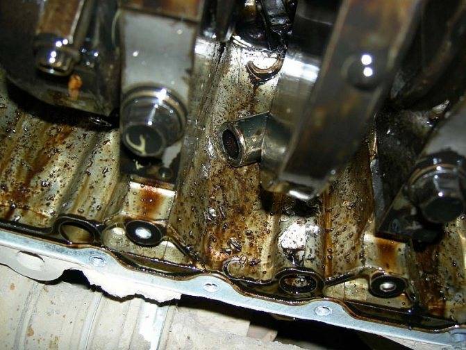 Почему клинит двигатель: причины, симптомы и ремонт