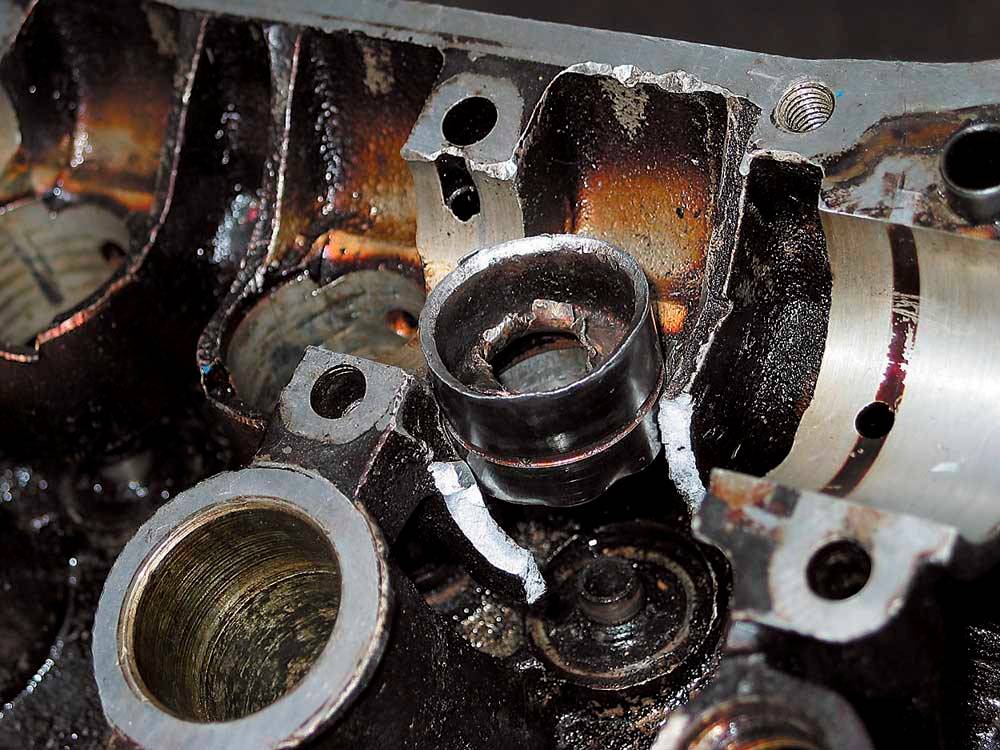 Застучал (стуканул) двигатель: что это такое?