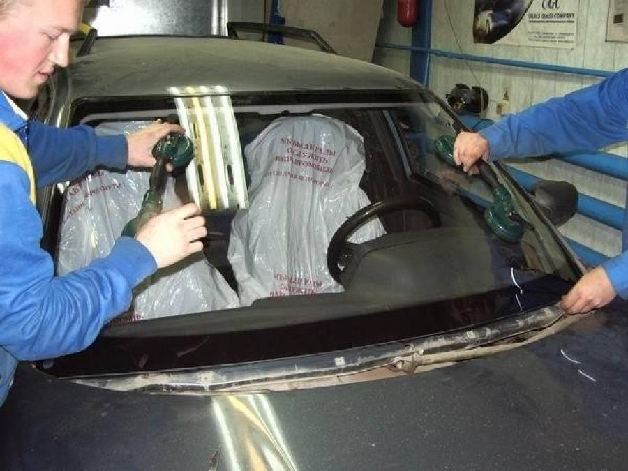 Самостоятельная замена лобового стекла автомобиля