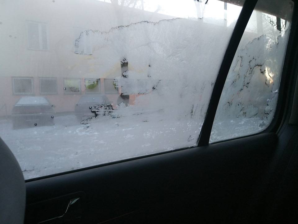 В дождь потеют стекла в машине: причины, что делать, профилактика