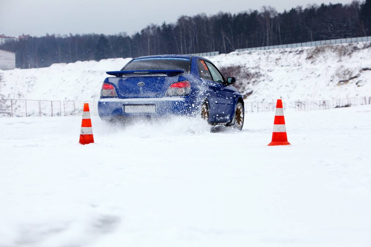 Контраварийная подготовка водителей: защитное вождение, зимнее, безопасное, программа, чему учит, курс, удостоверения