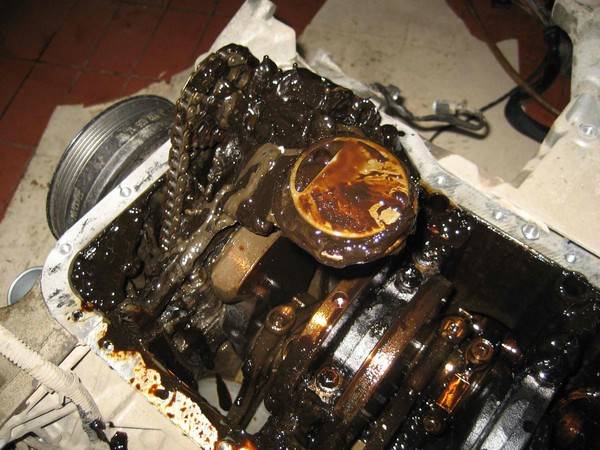 Уходит масло из двигателя: причины, советы по устранению проблемы