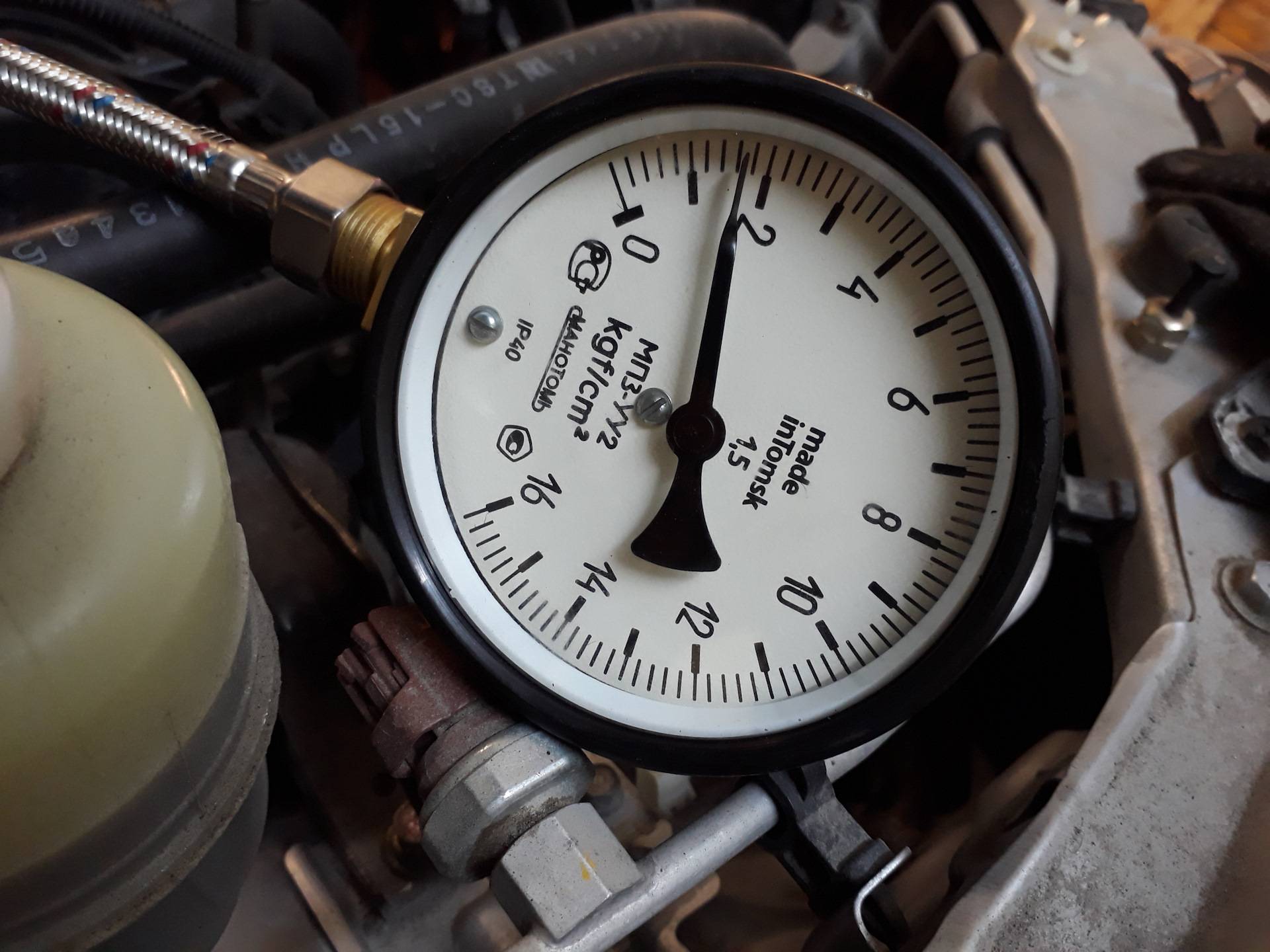 Как проверить давление масла в двигателе: чем и как померить масло?
