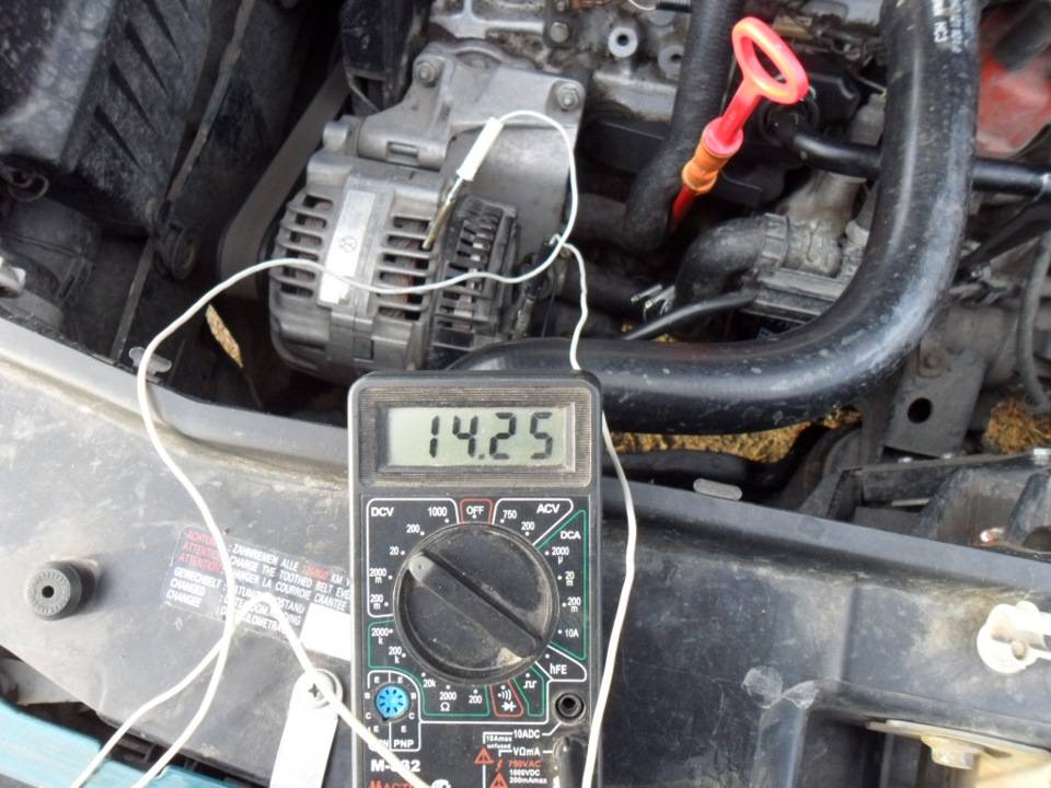 Проверка автомобильного аккумулятора и генератора мультиметром самостоятельно