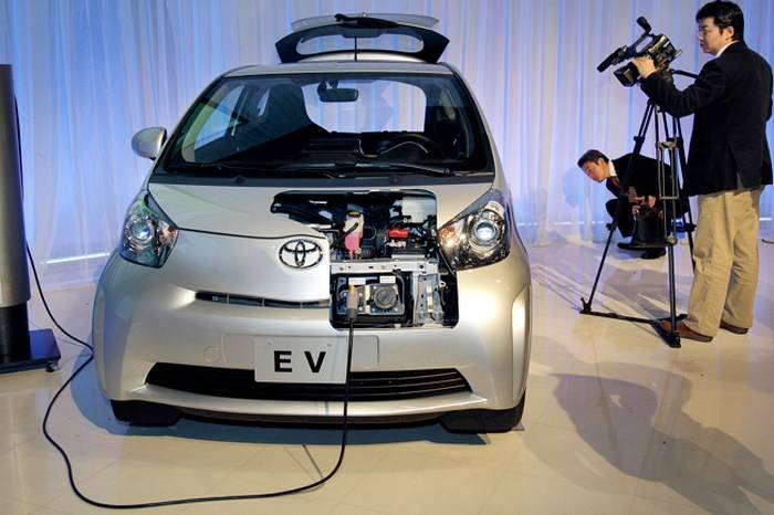 Десять самых экономичных гибридных и электрических автомобилей