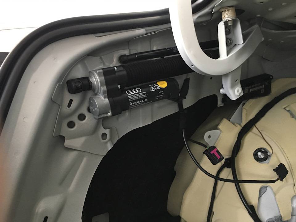 Как самостоятельно установить электрозамок багажника
